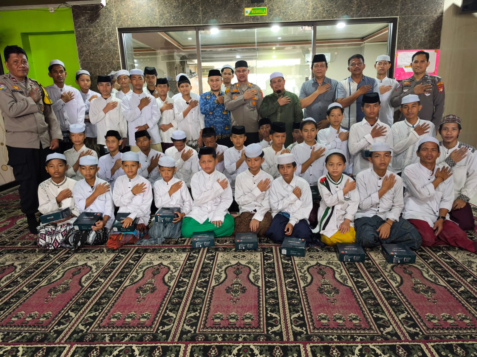 Polsek Bekasi Barat Santuni Anak Yatim, Wujud Empati Dan Kepedulian Sosial