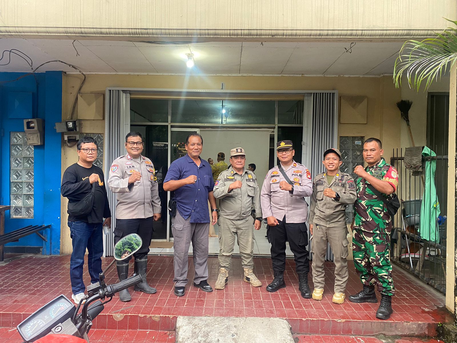 POLSEK BANTAR GEBANG MONITOR DAN AMANKAN KEGIATAN IBADAH NATAL SERTA PERIKSA KESIAPAN NATARU