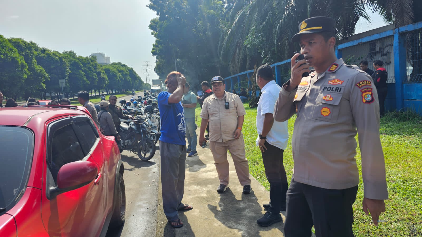 Polsek Cikarang Barat Monitoring dan Kawal Keberangkatan Massa Aksi Solidaritas FSPMI