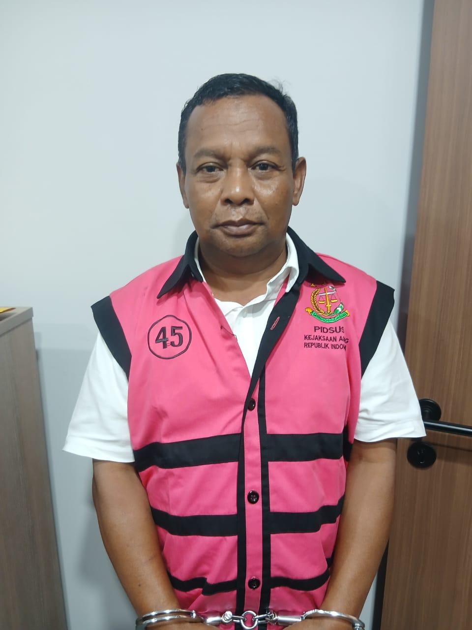 Tim JAM Pidsus Melakukan Penahanan Terhadap Tersangka Mantan Kajari Enrekang Terkait Dugaan Penerimaan Uang Perkara BAZNAS.