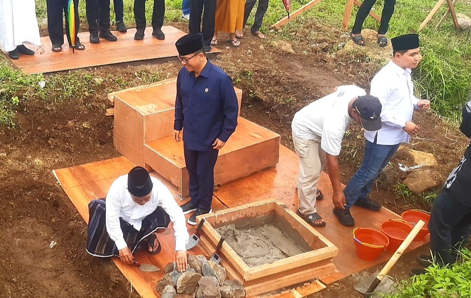 Universitas KH. Andul Chalim Mojokerto Gelar Peletakan Batu Pertama Pengembangan Gedung, Target Seluruh Proyek Selesai 1 Tahun