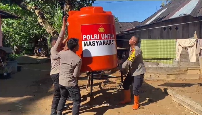 Polda Sumut Hadirkan Air Bersih Untuk Warga Hutanabolon, Pasang Filter Air Nanotec Pada Sumur Bor