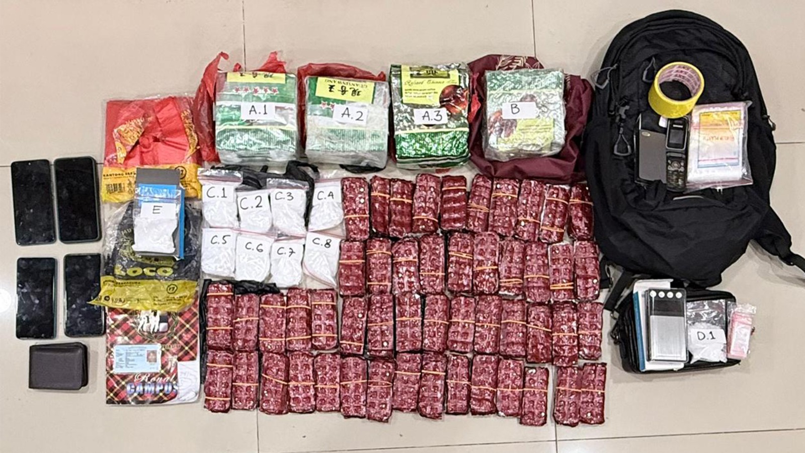 Polda Metro Jaya Amankan 2 Orang Tersangka Peredaran Gelap Narkotika 27 Kg Sabu dan 5.000 Butir Happy Five Senilai Hampir 42 Miliar.