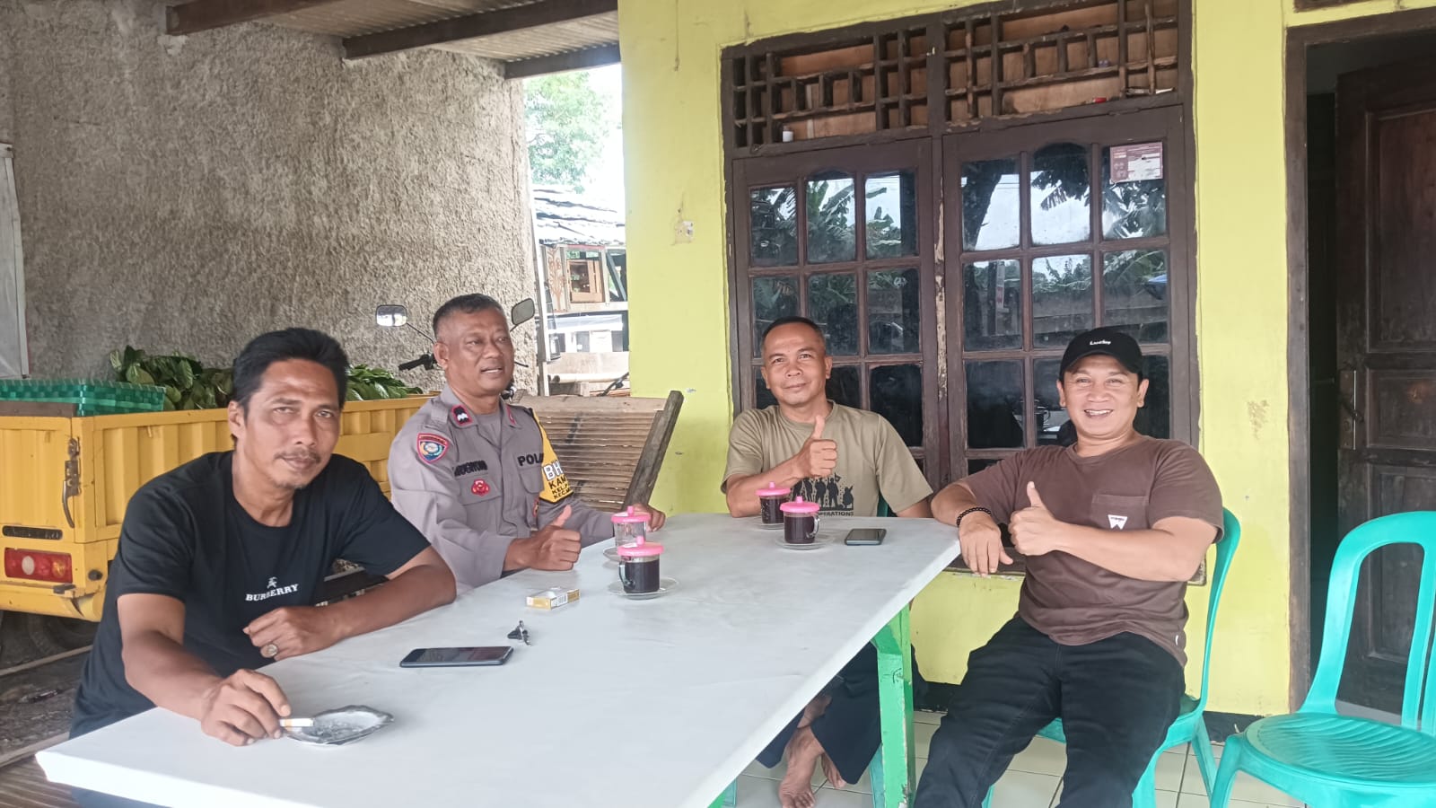 Pastikan Kenyamanan Warga, Bhabinkamtibmas Padurenan Sambangi Tokoh Lingkungan Ajak Giatkan Ronda Malam