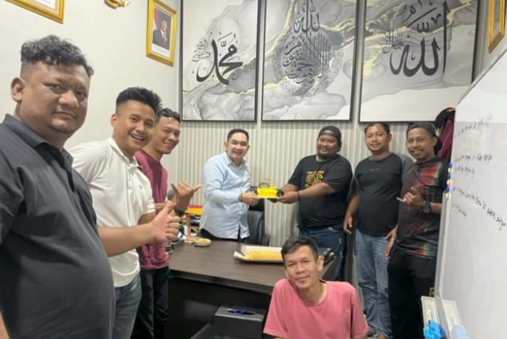 Nuansa Kekeluargaan Mengiringi Ulang Tahun Kanit Reskrim Polsek Pebayuran