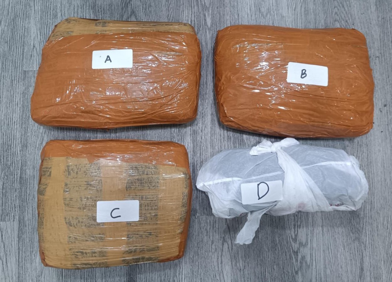 POLDA METRO JAYA MENGGAGALKAN PEREDARAN 3 KG GANJA DI TANAH ABANG