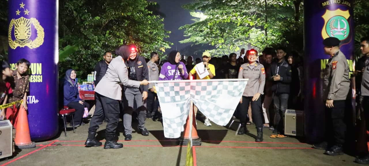 Polres Metro Bekasi Ajak Generasi Muda Hidup Sehat Lewat Night Run di Stadion Wibawamukti
