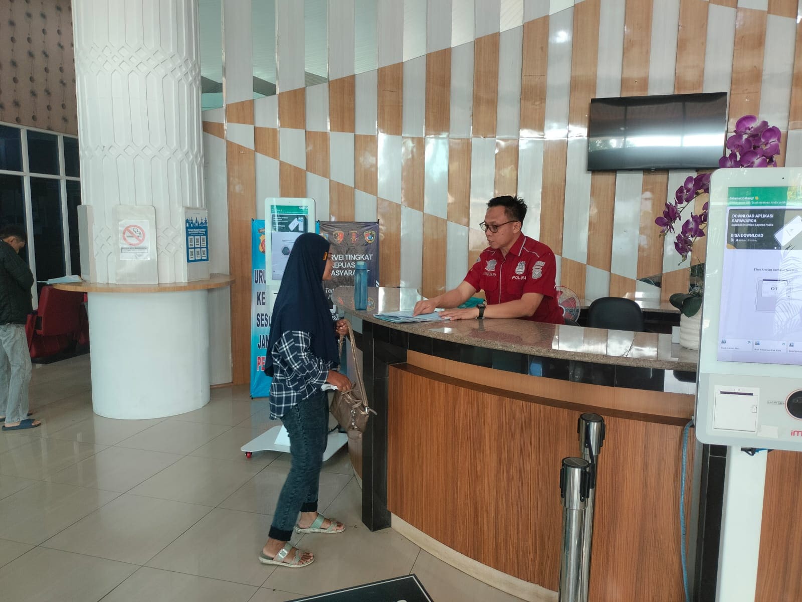 FO Samsat Cibinong Bogor Berikan Pelayanan Prima Dan Transparansi Untuk Membantu Warga