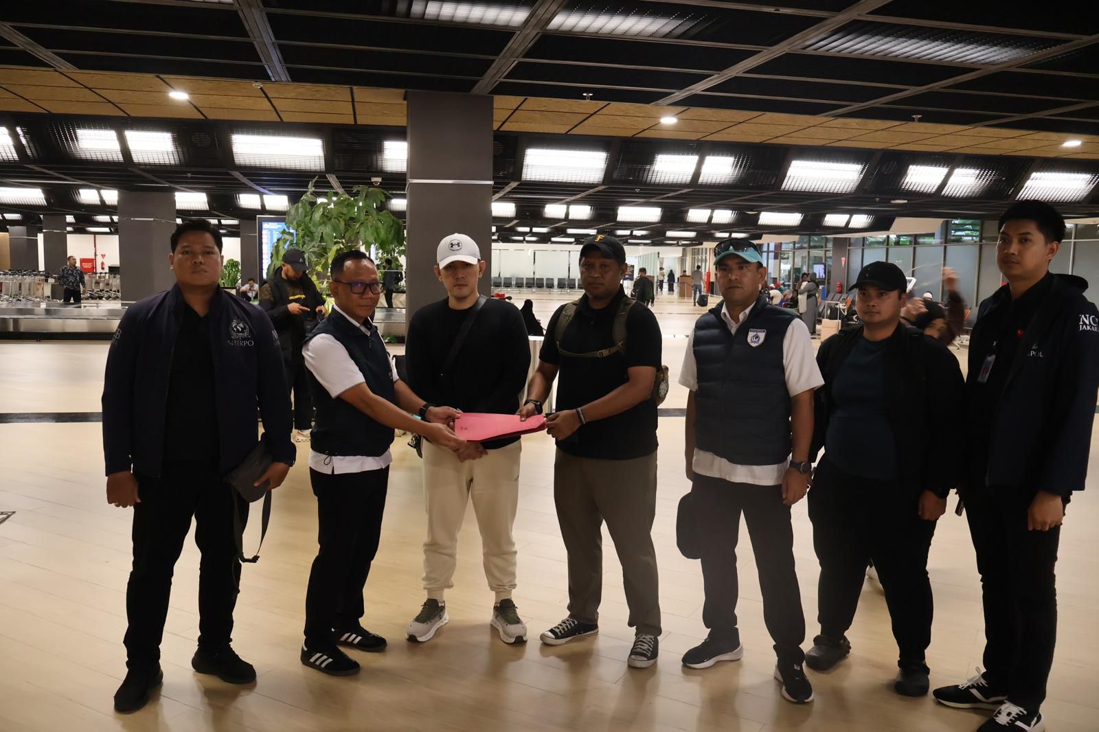 Tim Set NCB Interpol Polri Tangkap Buronan Narkotika “The Doctor” di Malaysia, Segera Dipulangkan ke Indonesia.