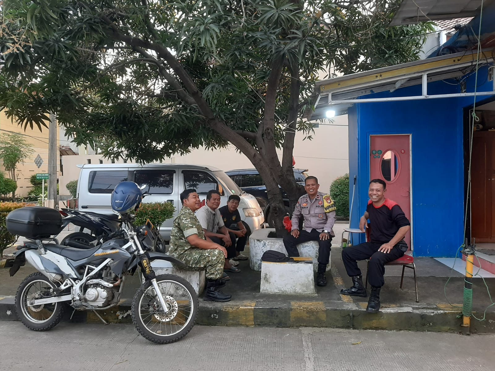 Sinergitas TNI Dan POLRI Dalam Menjaga Wilayah Bintara Polsek Bekasi Barat