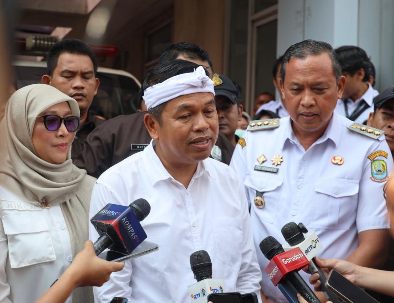 Wali Kota Bekasi Dampingi KDM Jenguk Korban, Pastikan Penanganan Maksimal di RS dan Tercover BPJS