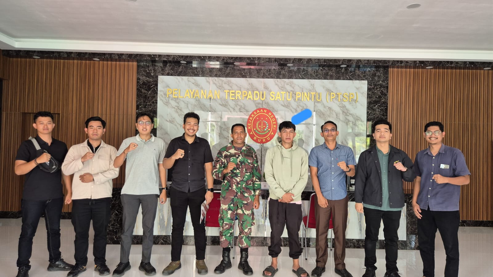 Tim Tabur Kejari Buru Berhasil Amankan DPO Terpidana Kasus Asusila.