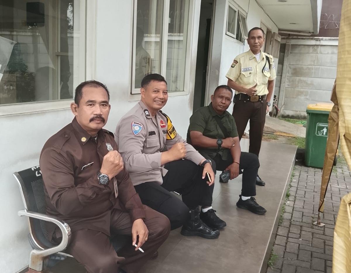 Bhabinkamtibmas Polsek Bantargebang Sambangi PT Gudang Garam Mustikasari
