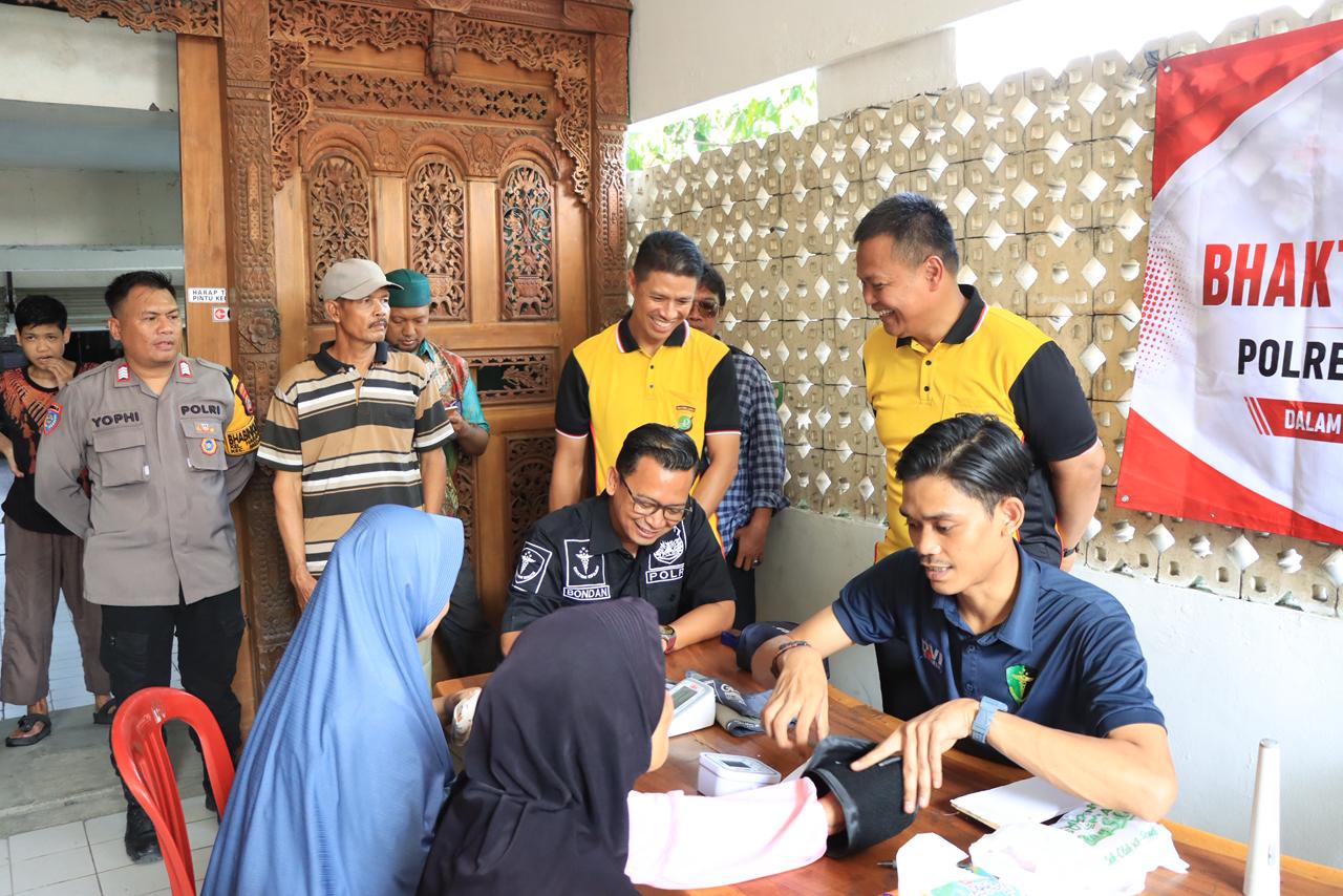 Polres Metro Bekasi Kota Gelar Baksos Dan Pemeriksaan Kesehatan Gratis Untuk Warga