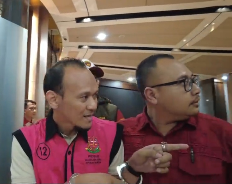 Kejaksaan Agung RI Tetapkan Tersangka MJE Pemilik PT CBU Perkara Penyimpangan Pertambangan PT AKT di Kalimantan Tengah.