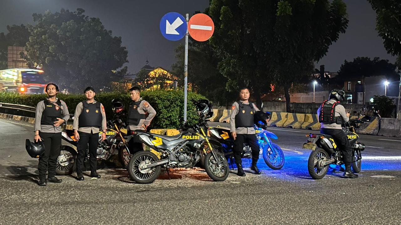 Jaga Jalur Perbatasan, Tim Kuda Nil Polres Bekasi Kota Sekat Titik Rawan Remaja Hingga Subuh