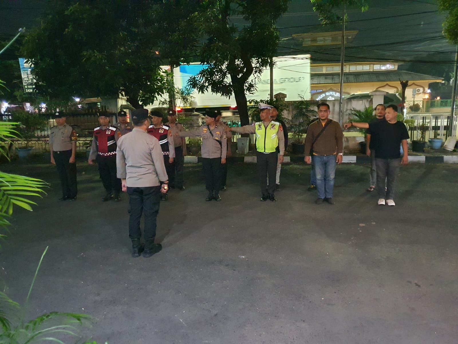 Apel Malam Polsek Rawalumbu, Awali Patroli Demi Keamanan Masyarakat