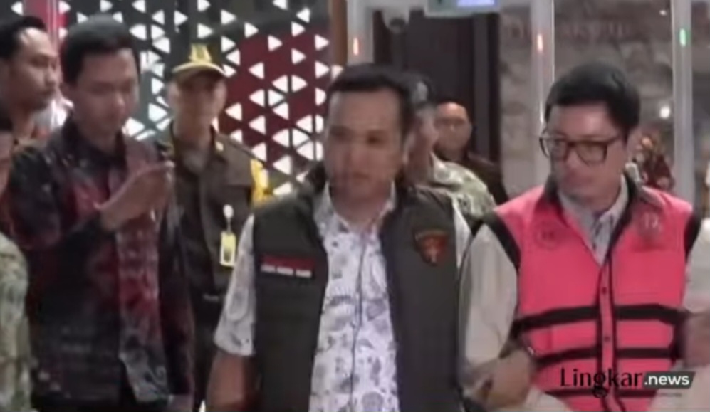 Kejaksaan Agung Menetapkan Tersangka dan Menahan Komisaris PT.Yasa Artha Trimanunggal Terkait Dugaan Korupsi Pengadaan Motor  Listrik MBG.