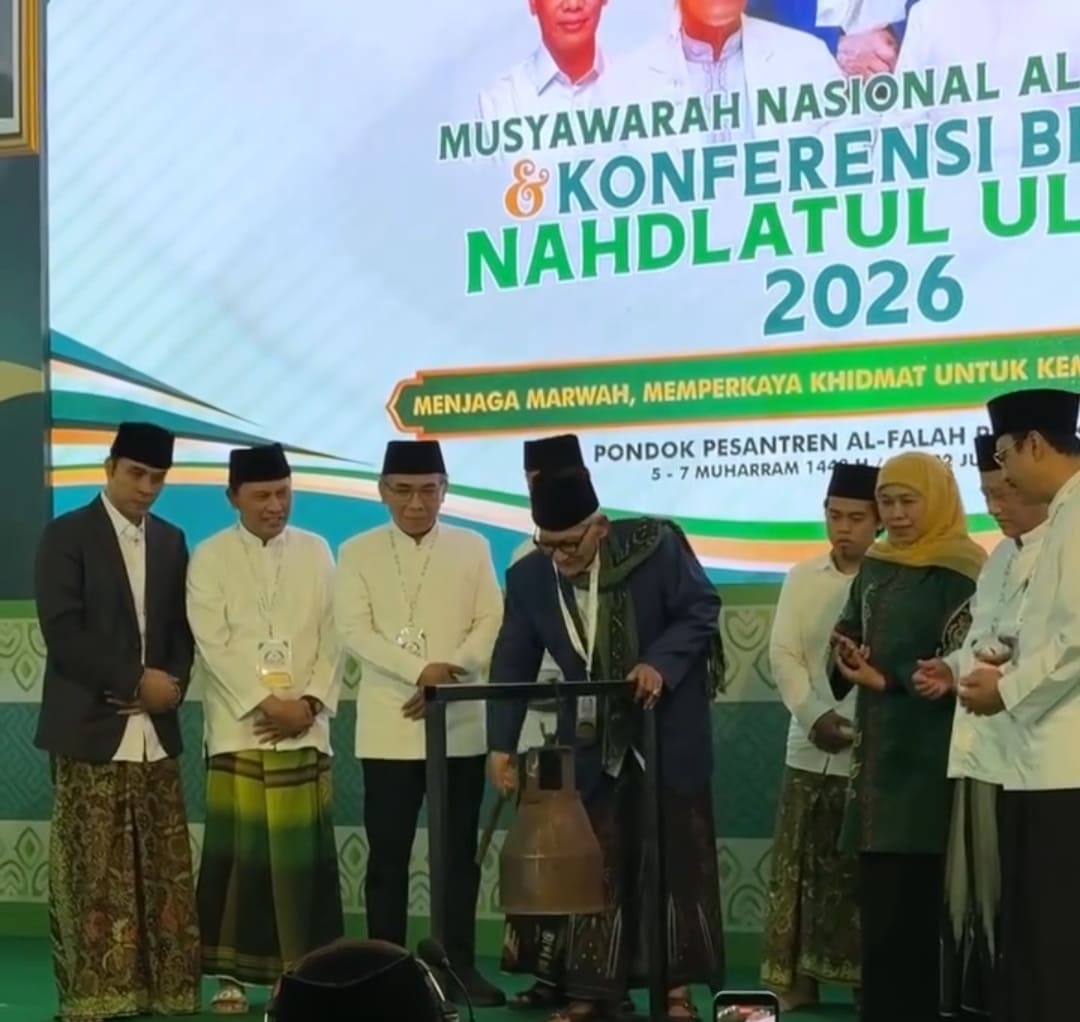 Penabuhan Kenteng Bersejarah Tanda Dibukanya Munas‑Konbes NU 2026 di Ploso Kediri