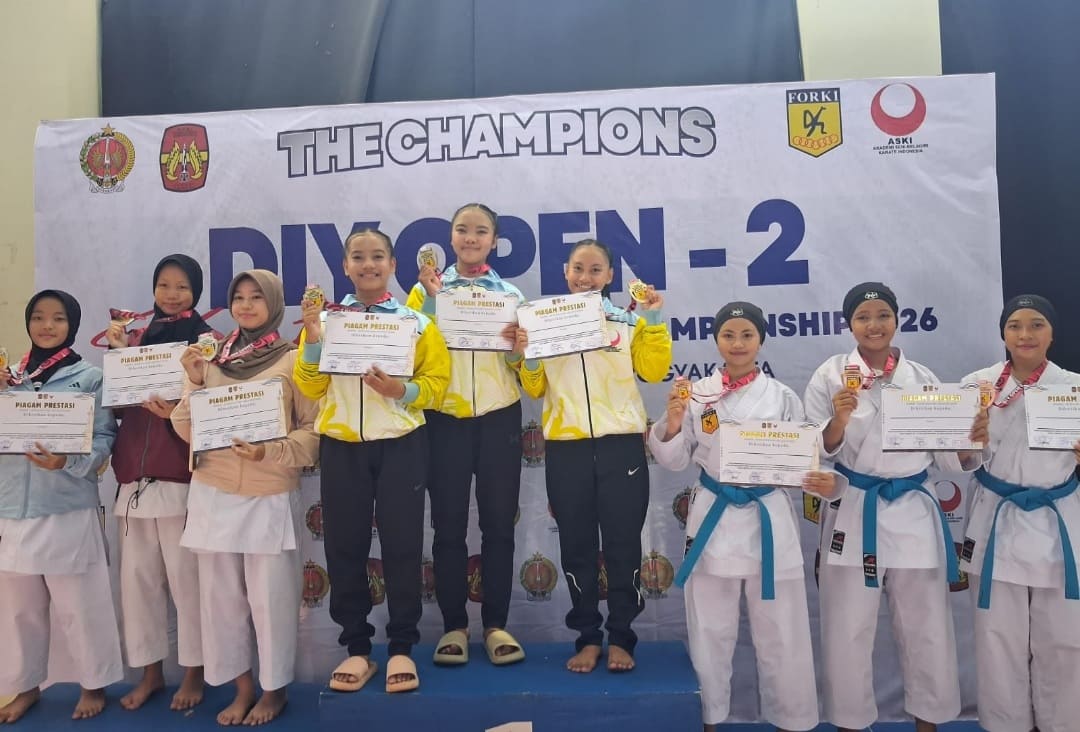 Mengharumkan Nama Daerah ! Tim Atlet Karate Kab Mojokerto Sabet 12 Emas Di Open II Karate International Championship DIY