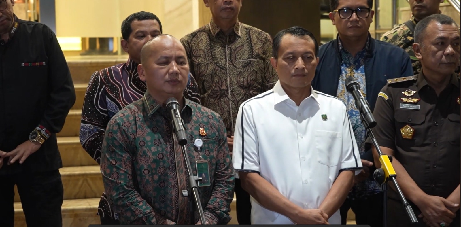 Tim 9 Kejaksaan Agung Menetapkan Mantan JAM Pidsus FA Sebagai Tersangka Dugaan TPPU dan Ditahan di Rutan KPK.