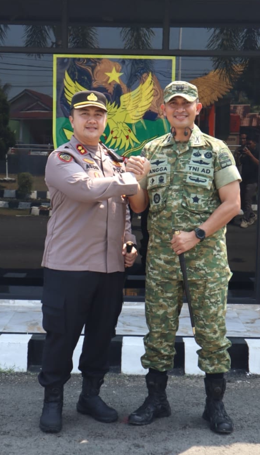 ​”Viral !!! Momen Hangat Dua Kapolres di Bengkulu ‘Serbu’ Markas TNI, Ternyata Ini yang Terjadi !”