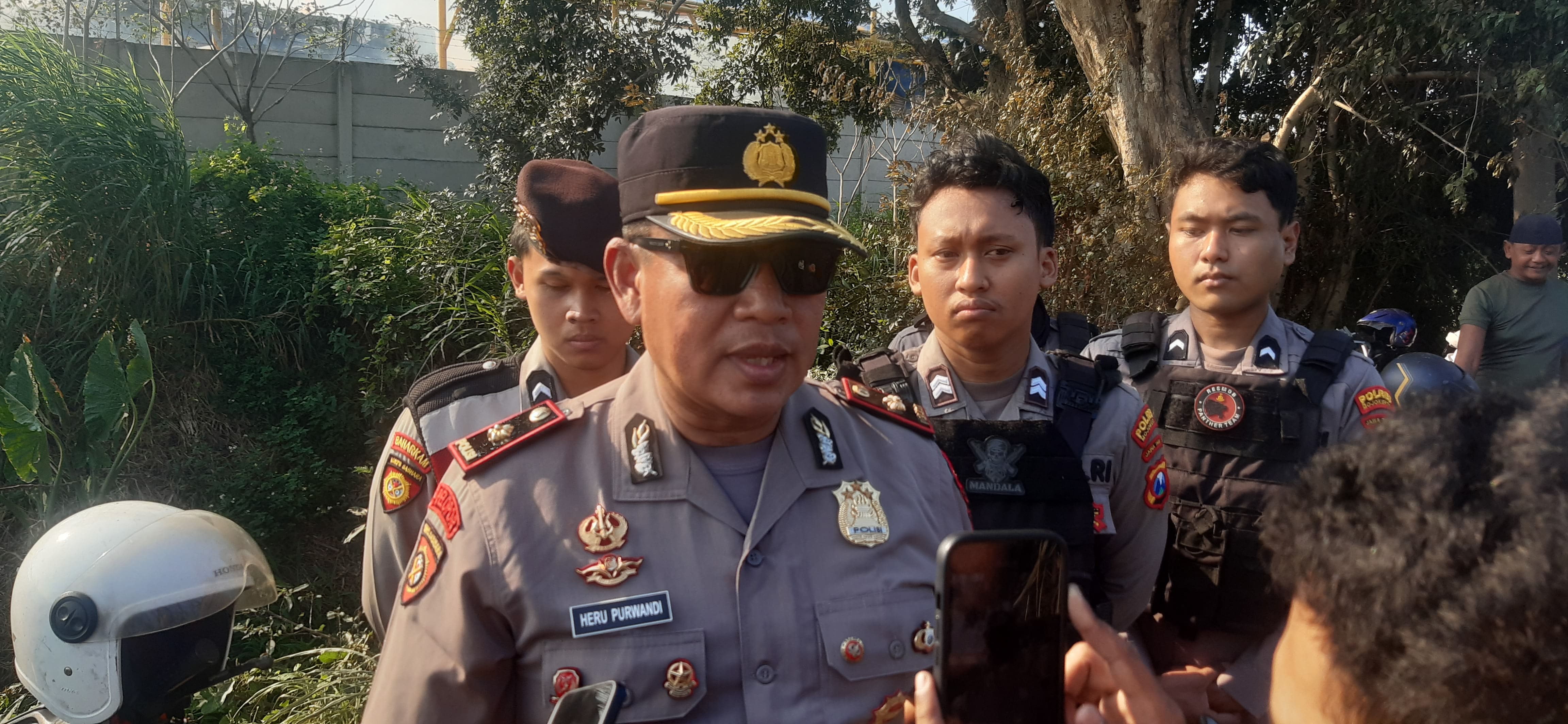 Breaking News ! Kebakaran PT Sun Paper Source, Kapolsek Ngoro: Situasi Masih Dalam Penanganan