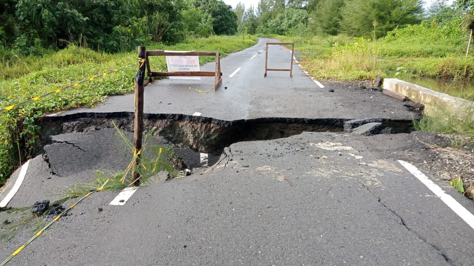 Masyarakat Nias Desak Kejari Gunungsitoli Usut Tuntas Dugaan Korupsi Proyek Jalan Sirombu-Afulu Senilai Rp321 Miliar.