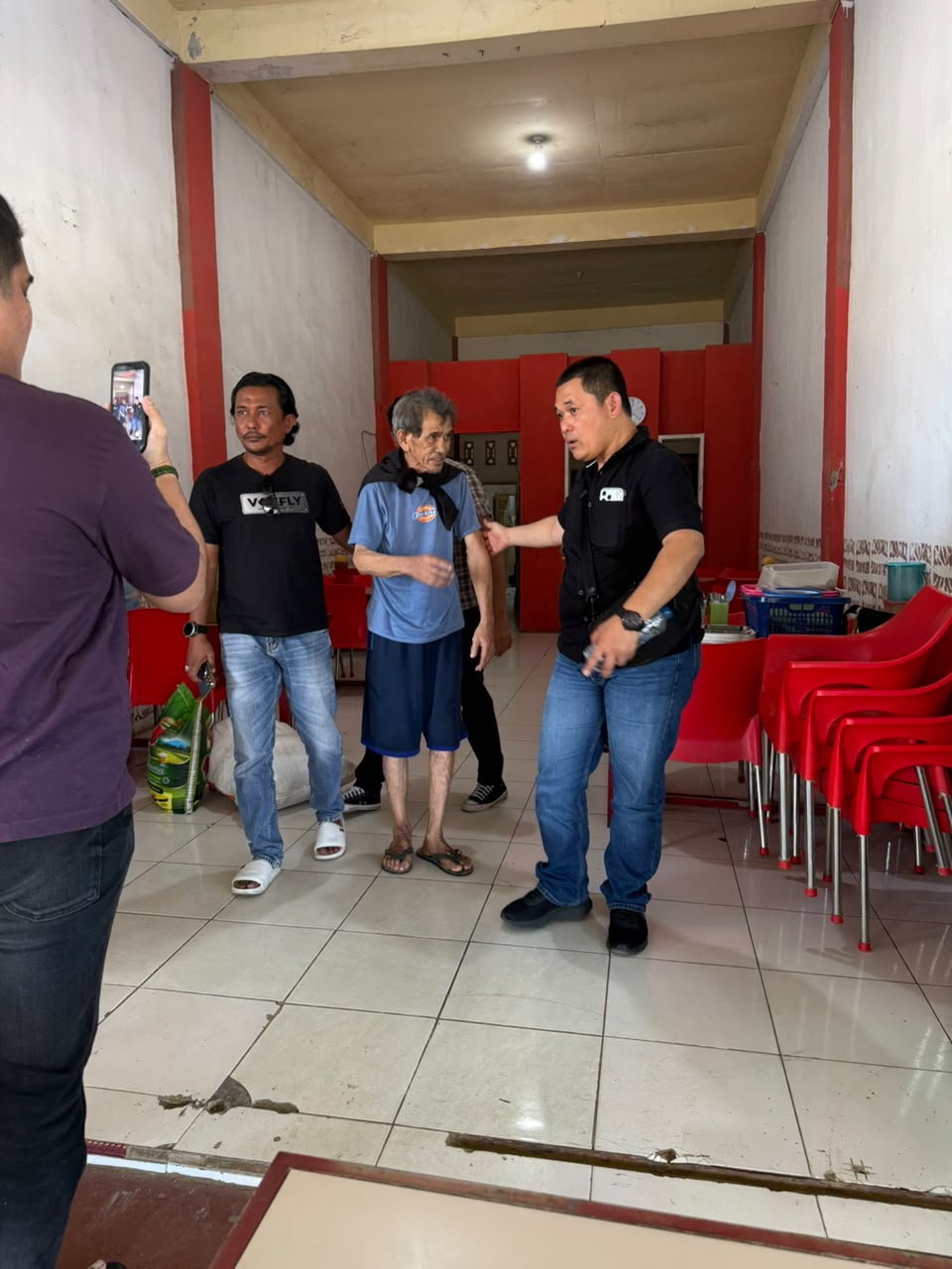 Tim Siri Kejaksaan Agung RI Menangkap Buronan Mantan PNS Penggarong PAD Dumai di Aceh.