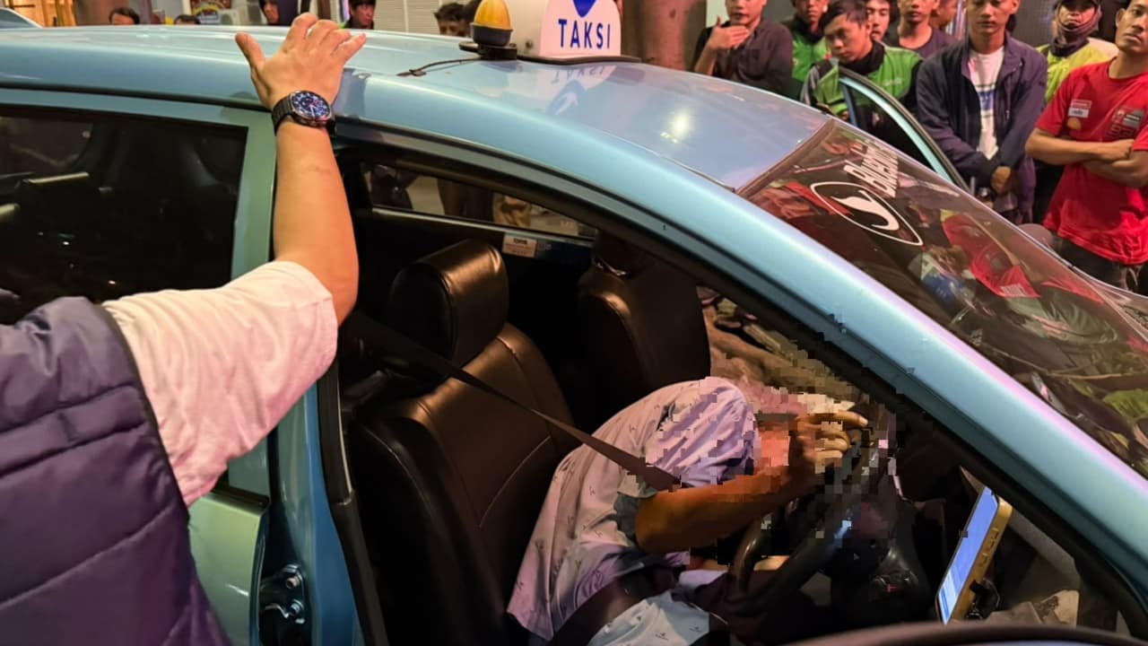 Patroli Malam Brimob Polda Metro Jaya, Temukan Sopir Taksi Bluebird Meninggal di Jaksel.